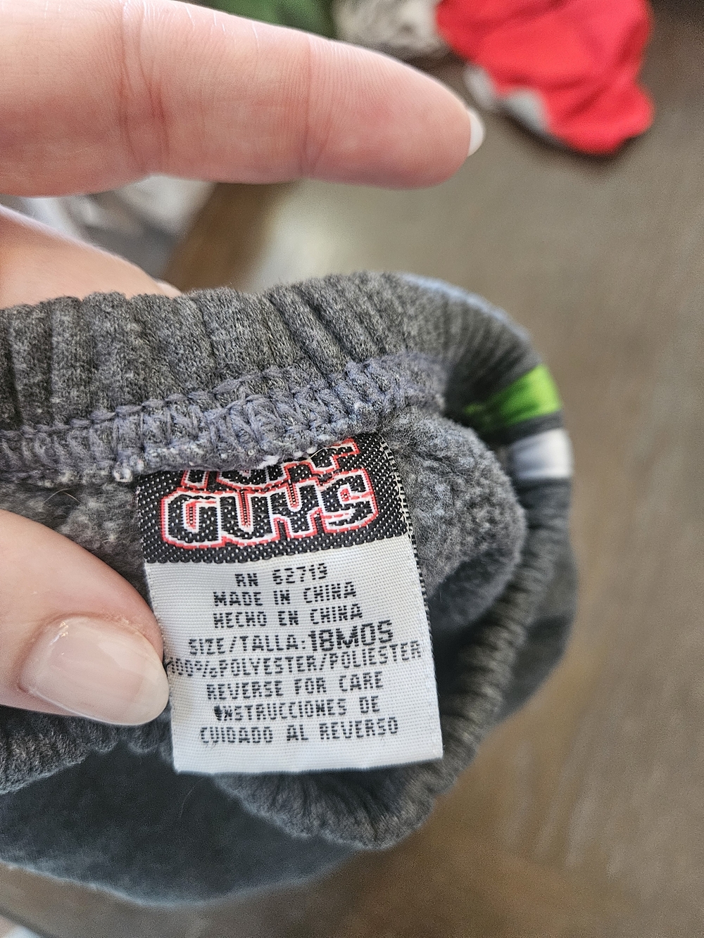 Kids 2 Piece Sweatpants And Vest Set 18m - Picture 4 of 8